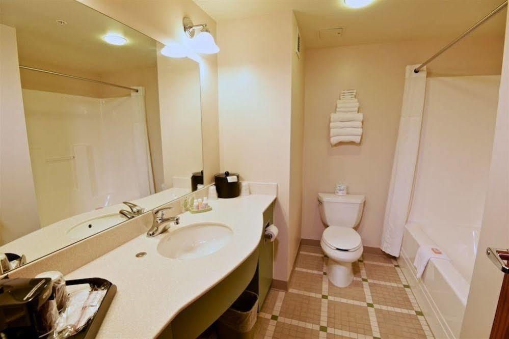 Chief Logan Lodge Hotel & Conference Dış mekan fotoğraf