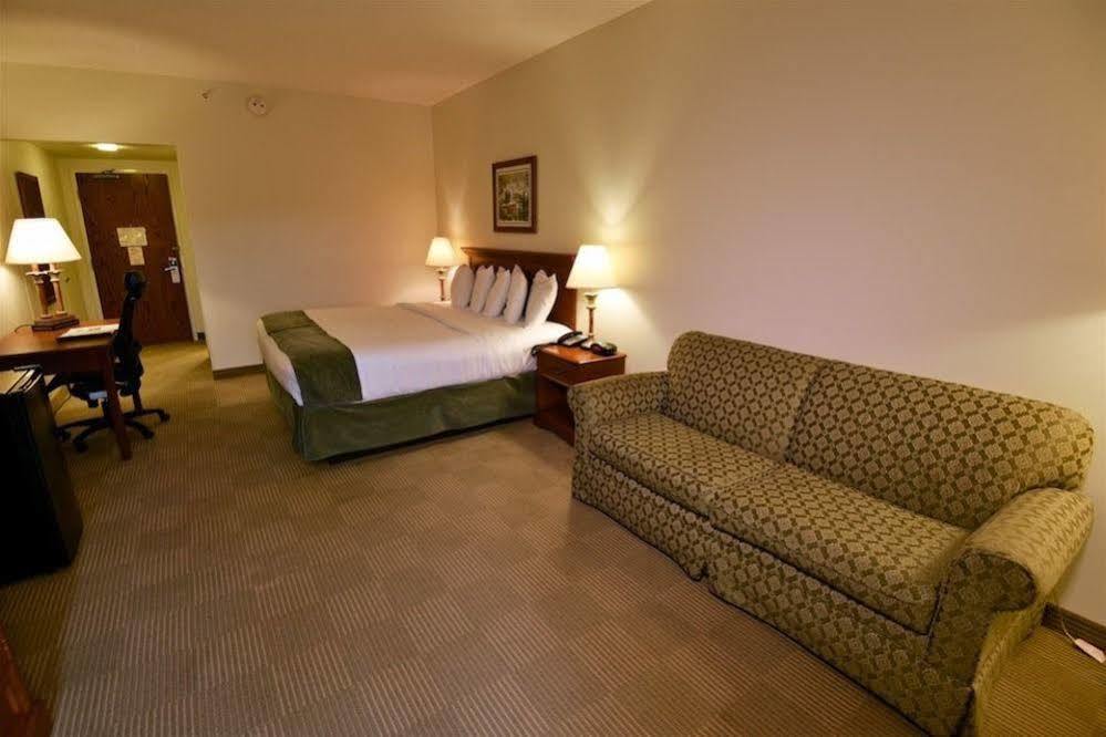 Chief Logan Lodge Hotel & Conference Dış mekan fotoğraf